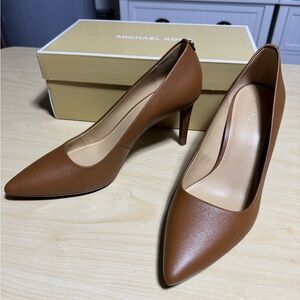 Michael Kors “Dorothy” Luggage Brown Heels, New!